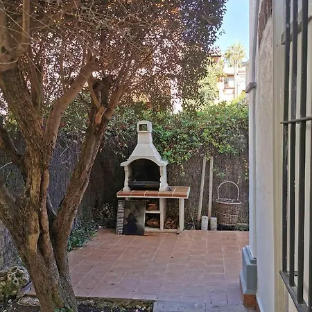 Town-house-style - On The Golden Mile